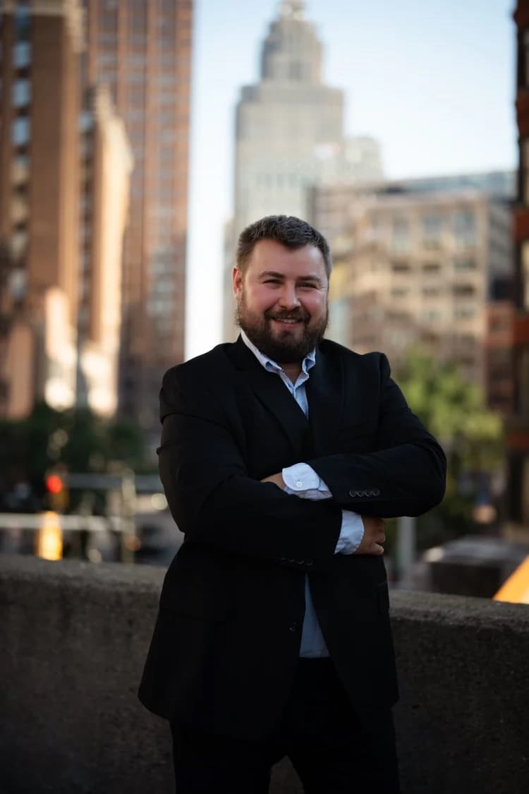 Vitaliy Marynyak, Raven Real Estate